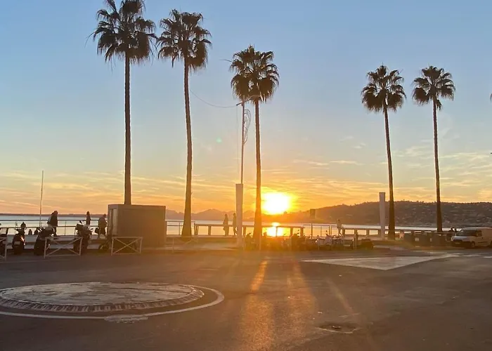 Beau Centre Juan Les Pins A 300m Des Plages Антиб
