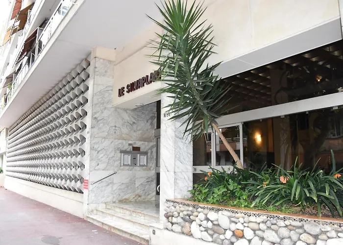 Beau Centre Juan Les Pins A 300m Des Plages Апартаменты *